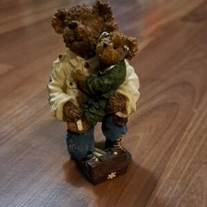 Boyds Bears & Friends – “E.M.T. Bearsley with Carey…To the Rescue”
